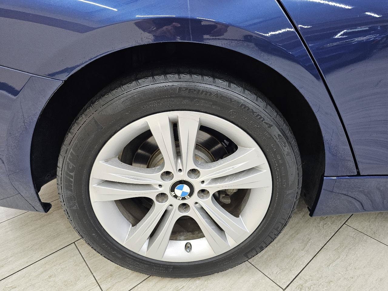 Used 2017 BMW 330i xDrive Sedan AWD/4WD image 39