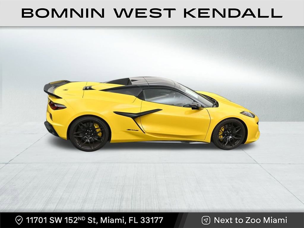Used 2025 Chevrolet Corvette Z06 w/ Stealth Interior Trim Package image 17