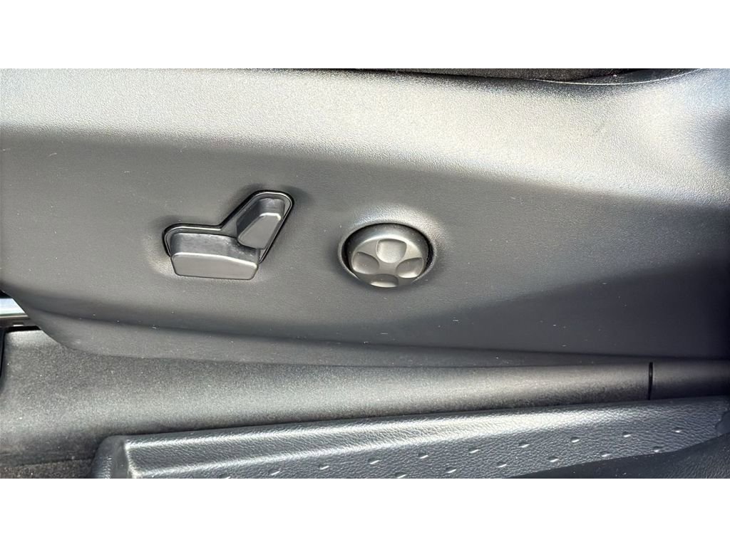 Used 2025 Chrysler Pacifica Select FWD image 29