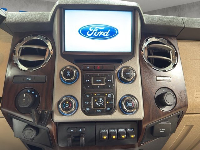 Used 2014 Ford F250 Lariat w/ Lariat Interior Package image 17