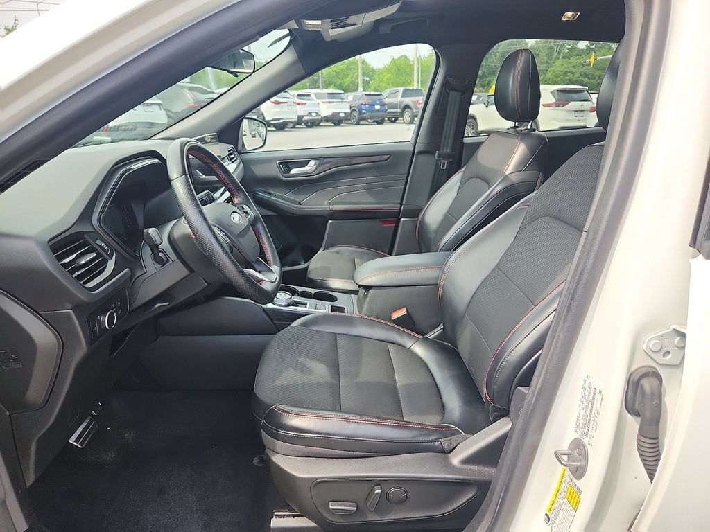 Used 2023 Ford Escape ST-Line w/ Tech Pack #1 AWD/4WD image 13