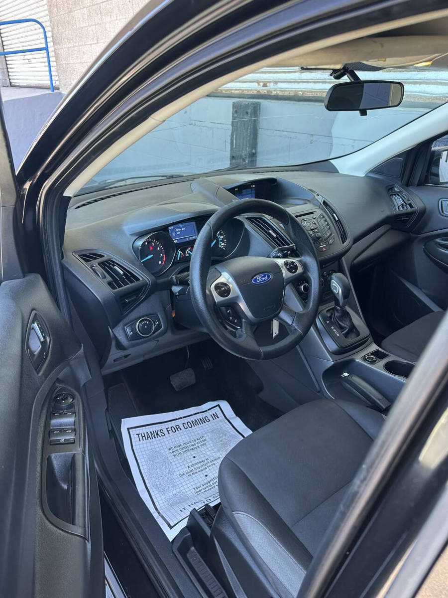 Used 2015 Ford Escape S FWD image 9