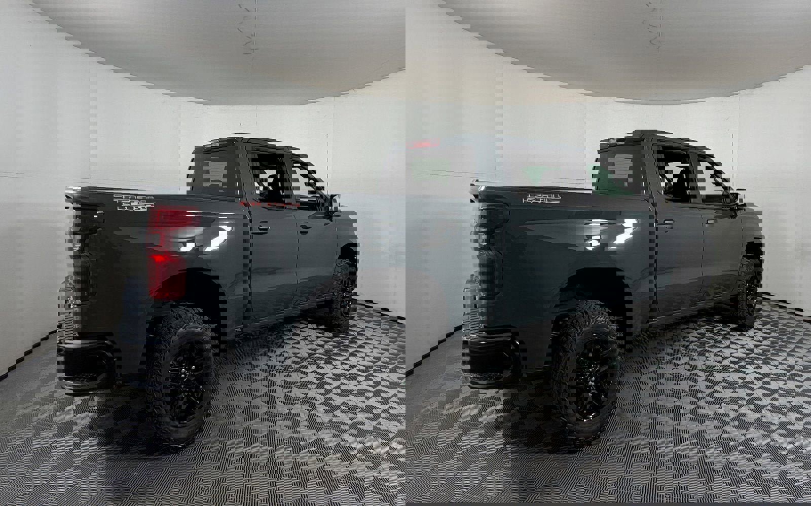 New 2026 Chevrolet Silverado 1500 Custom Trail Boss w/ LPO, Dark Essentials Package image 6