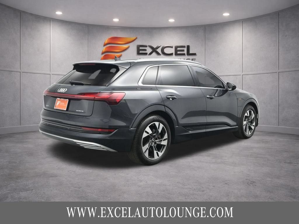 Used 2022 Audi e-tron Premium AWD/4WD image 9