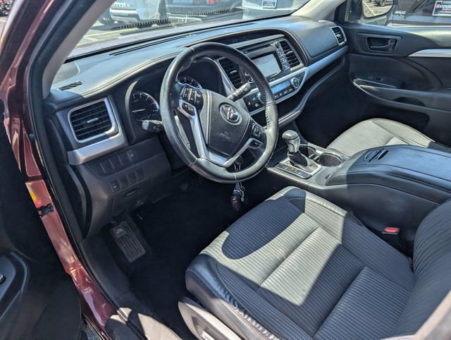 Used 2015 Toyota Highlander Plus AWD/4WD image 12