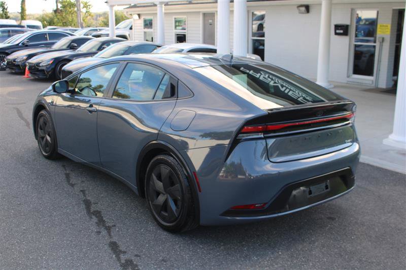 Used 2024 Toyota Prius LE image 5