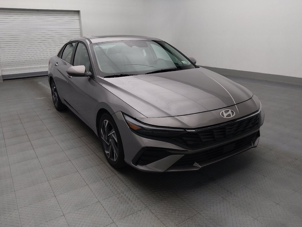 Used 2025 Hyundai Elantra Limited FWD image 13