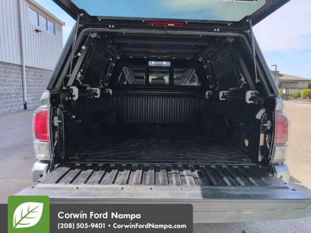 Used 2022 Toyota Tacoma TRD Sport w/ Technology Package AWD/4WD image 27