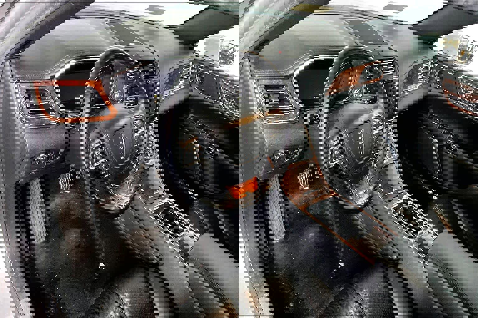 Used 2018 Lincoln Continental Reserve w/ Continental Climate Package image 17