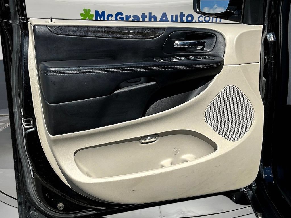 Used 2014 Dodge Grand Caravan SXT FWD image 20