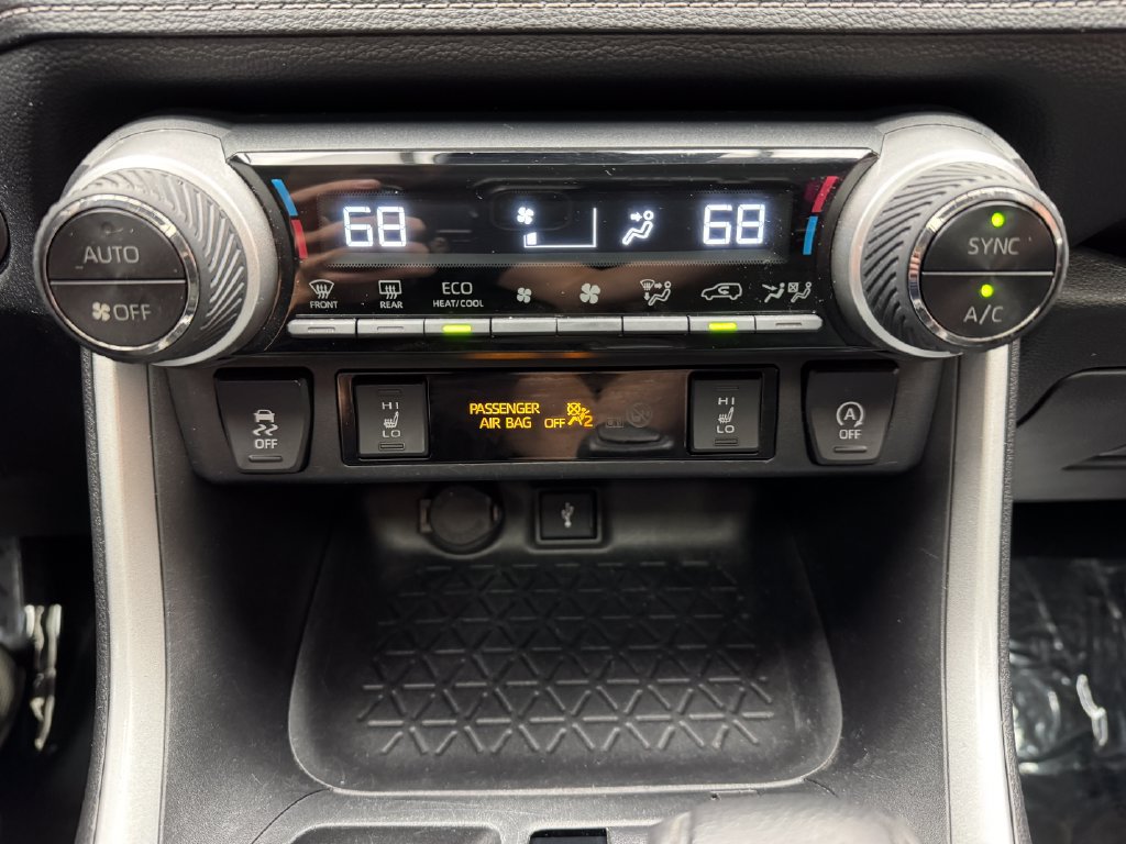 Used 2020 Toyota RAV4 XLE w/ Convenience Package AWD/4WD image 22