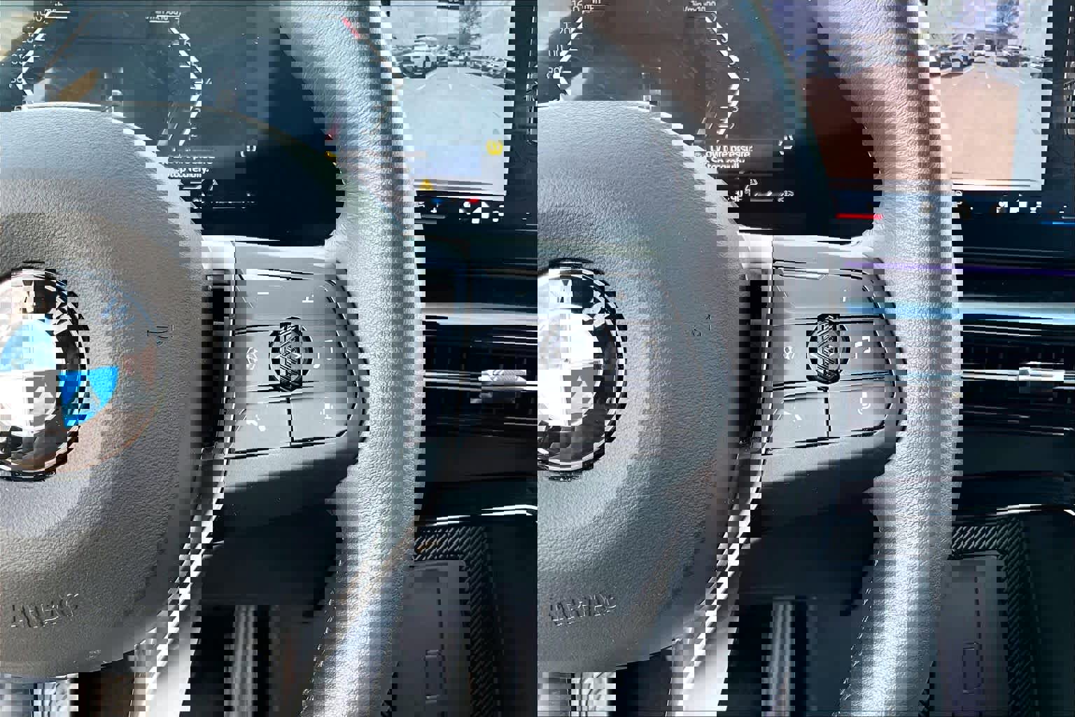 Used 2025 BMW X1 xDrive28i w/ Convenience Package image 23