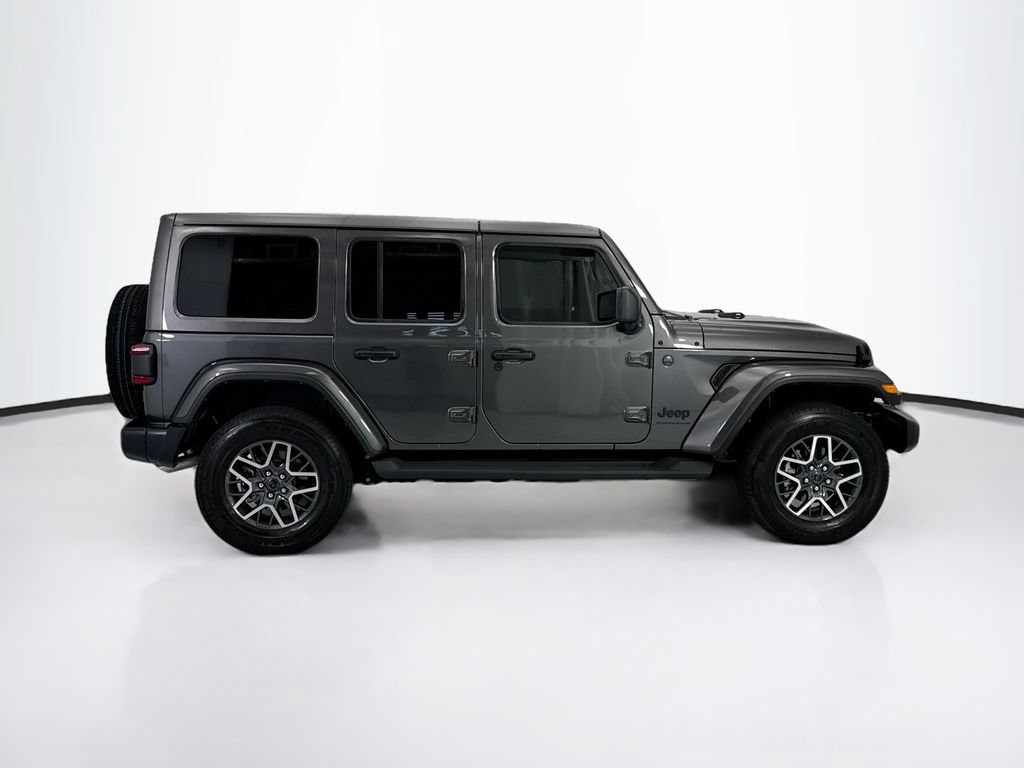 Used 2025 Jeep Wrangler Unlimited Sahara AWD/4WD image 4