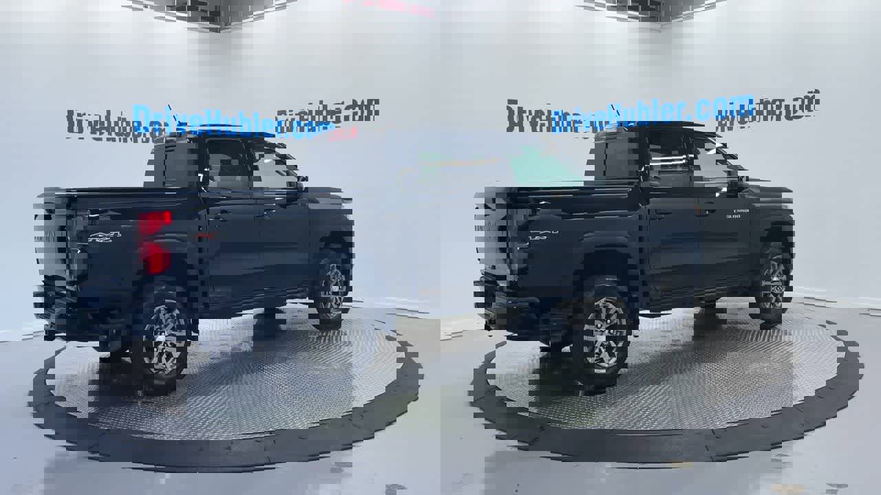 Used 2024 Chevrolet Colorado LT w/ LT Convenience Package III image 3