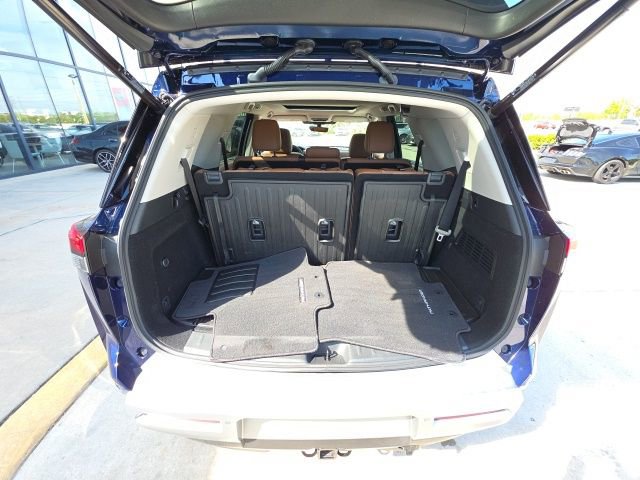 Used 2025 Nissan Pathfinder Platinum w/ Cargo Package image 28