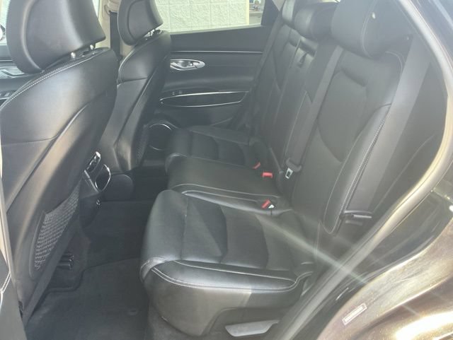 Used 2025 Genesis GV70 2.5T AWD/4WD image 17