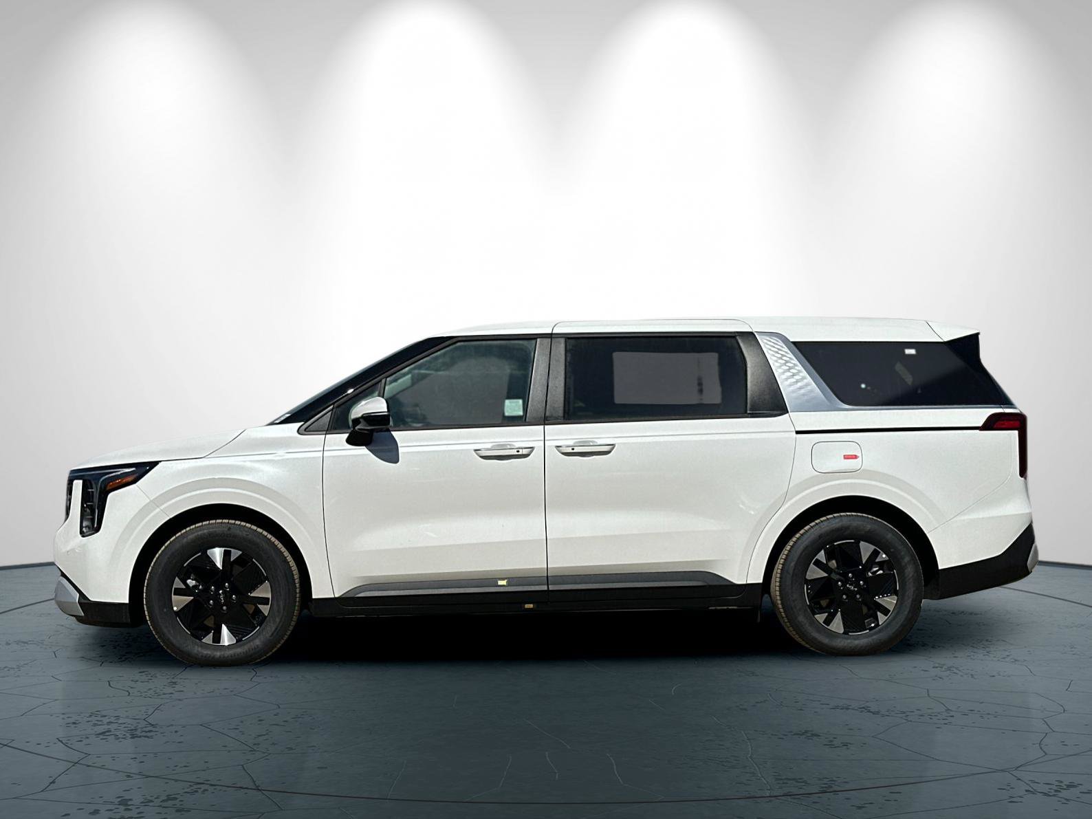 New 2027 Kia Carnival LXS FWD image 7