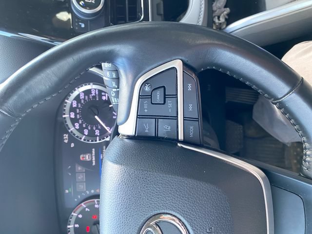 Used 2023 Toyota Highlander XLE FWD image 16