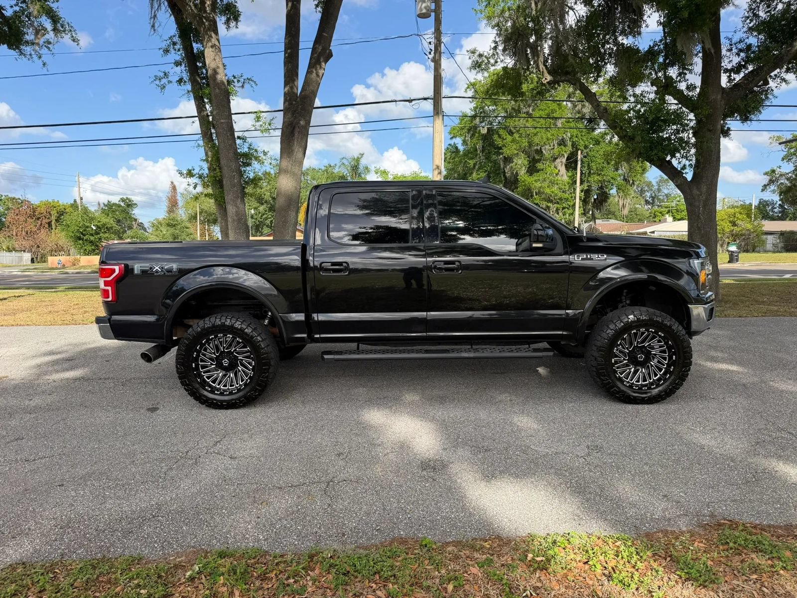 Used 2019 Ford F150 Lariat w/ Trailer Tow Package AWD/4WD image 4