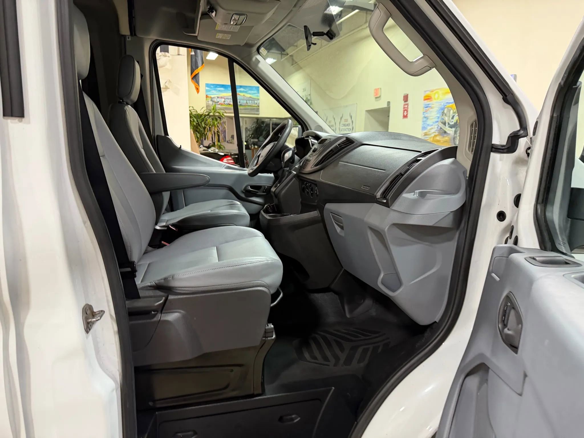 Used 2015 Ford Transit 250 148 Medium Roof RWD image 31