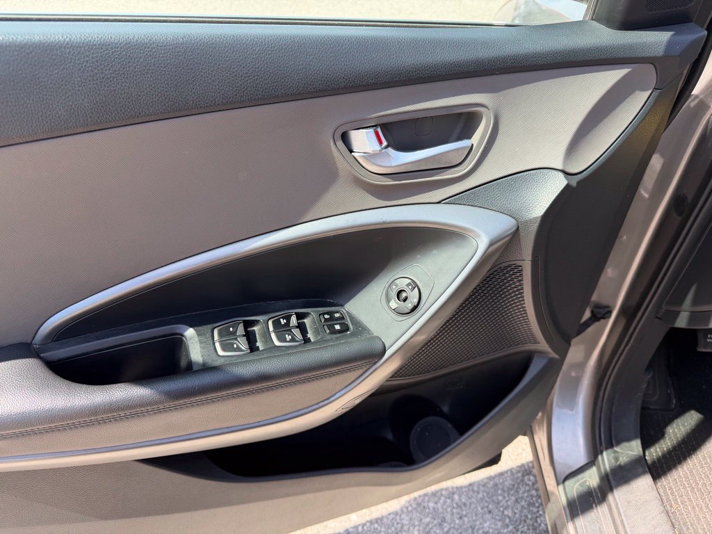 Used 2018 Hyundai Santa Fe Sport w/ 2.4L Value Package 02 AWD/4WD image 23