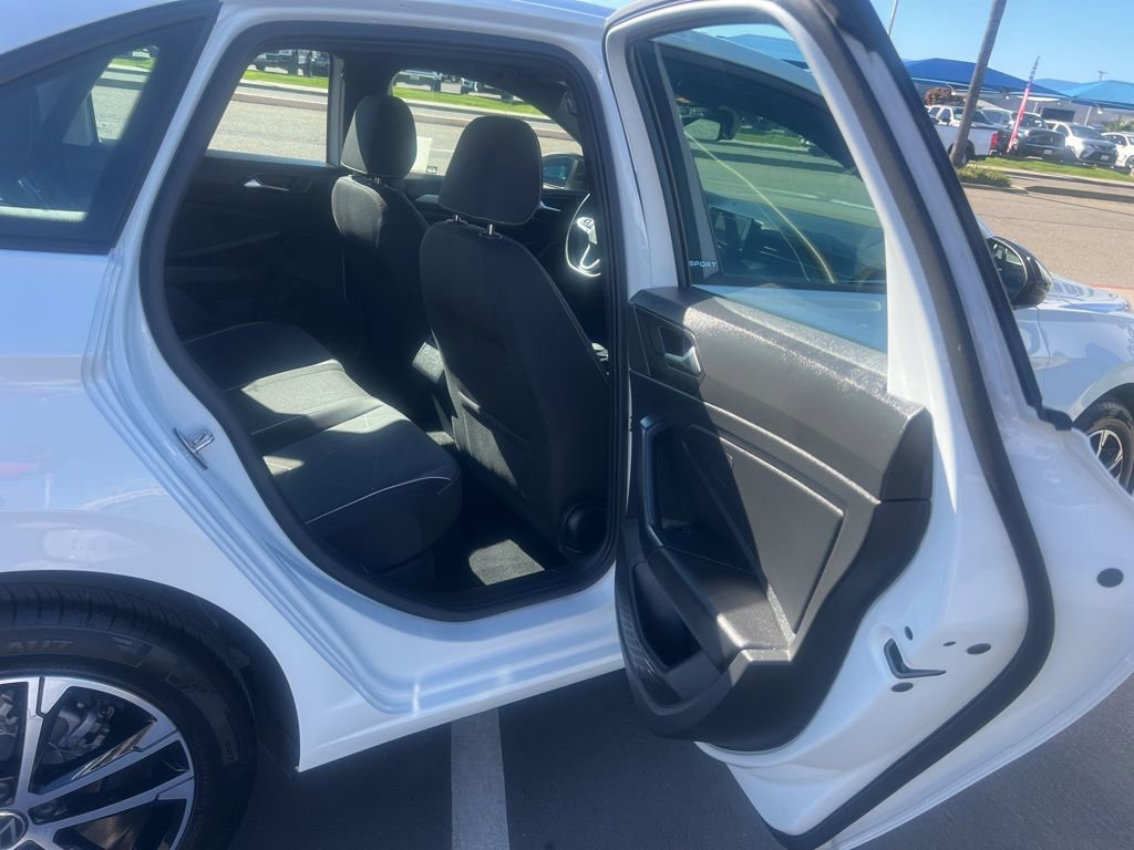 Used 2025 Volkswagen Jetta Sport image 35