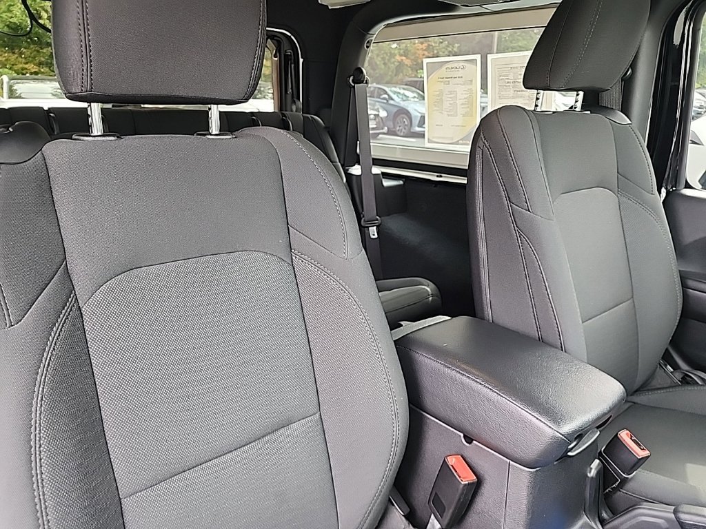 Used 2020 Jeep Wrangler Sport AWD/4WD image 17