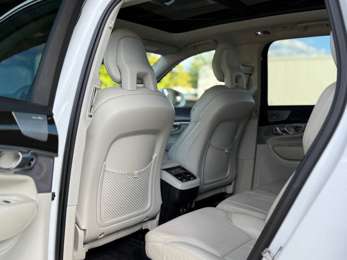Used 2017 Volvo XC90 T6 Momentum w/ Vision Package AWD/4WD image 15