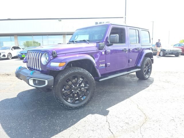 Used 2023 Jeep Wrangler Unlimited Sahara w/ Cold Weather Group AWD/4WD image 2