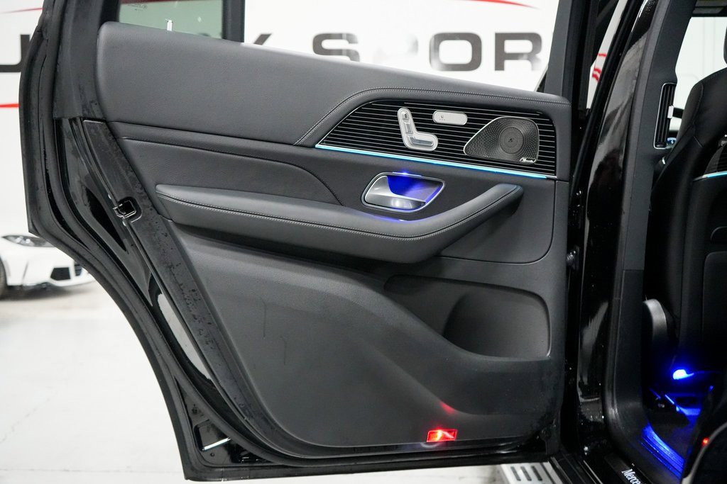 Used 2024 Mercedes-Benz GLS 580 4MATIC image 24