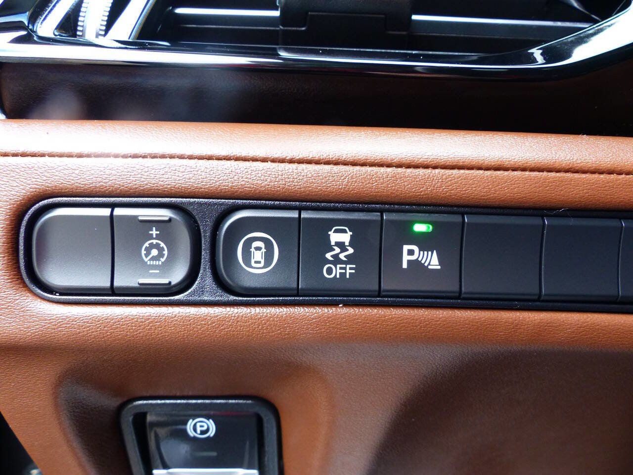 Used 2024 Acura MDX SH-AWD w/ Technology Package image 23