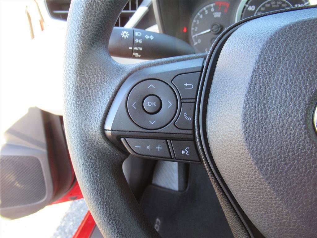 Used 2020 Toyota Corolla LE image 18