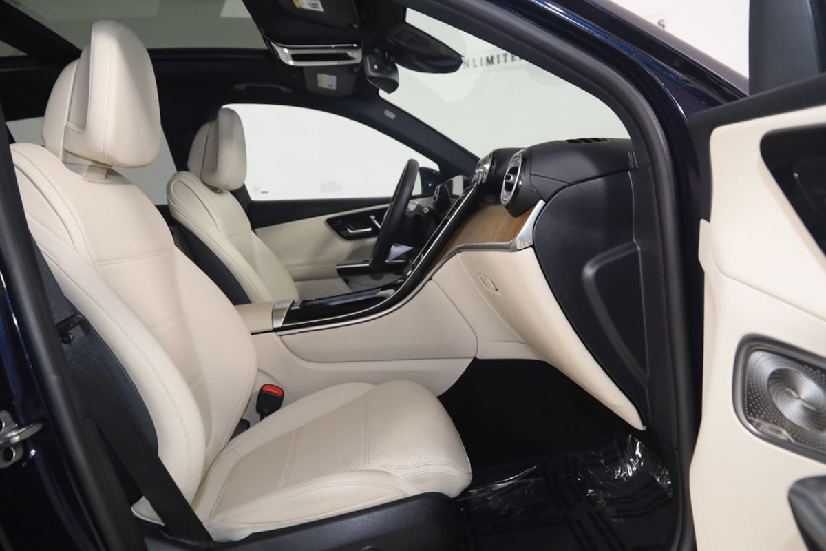 Used 2023 Mercedes-Benz GLC 300 4MATIC w/ Pinnacle Trim Package image 14