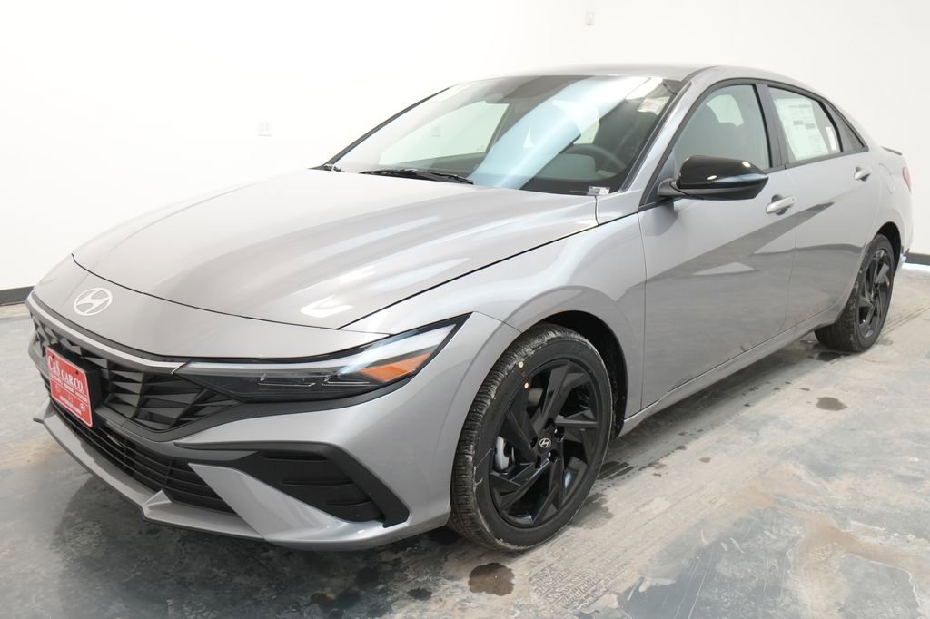 New 2026 Hyundai Elantra Sport image 3