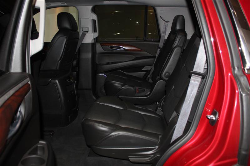 Used 2015 Cadillac Escalade Luxury AWD/4WD image 29