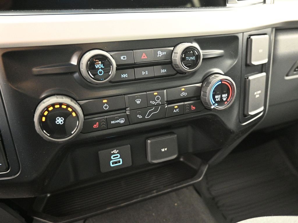 New 2026 Ford F350 XLT w/ XLT Premium Package AWD/4WD image 15