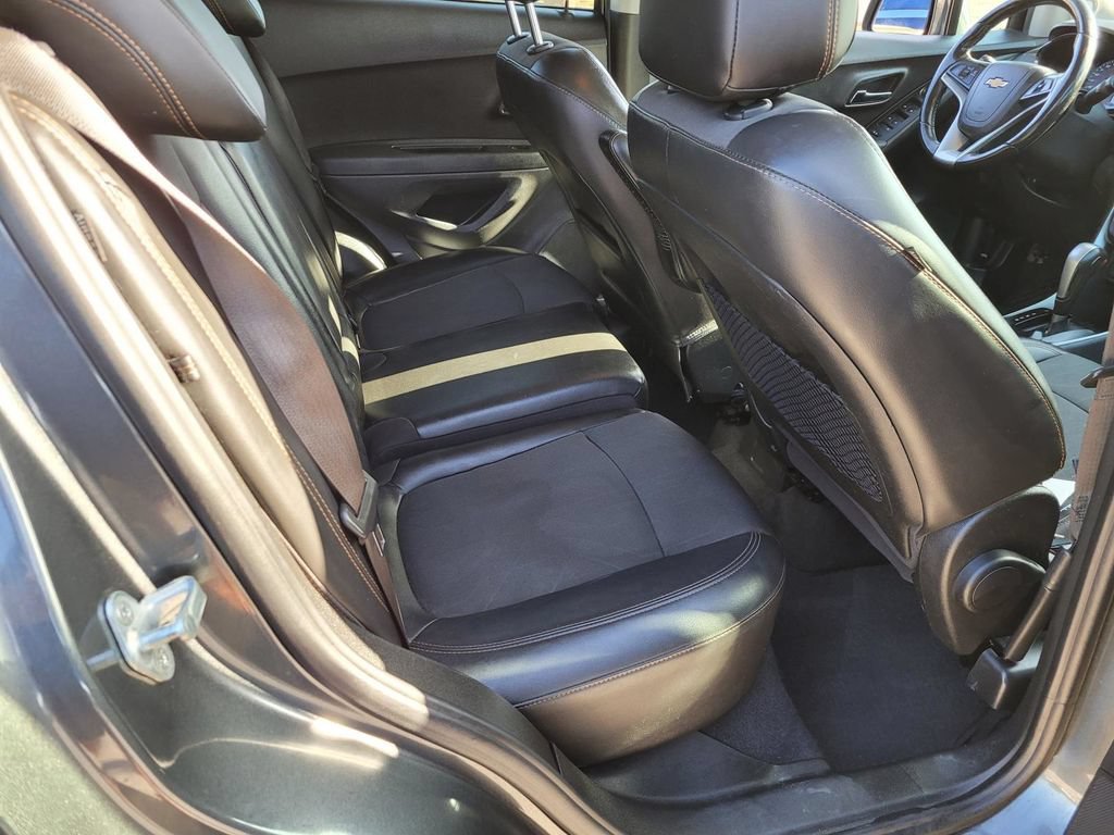 Used 2019 Chevrolet Trax LT w/ LT Convenience Package FWD image 11