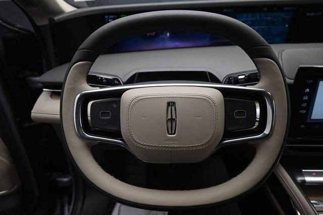 Certified 2025 Lincoln Nautilus Reserve w/ Jet Appearance Package AWD/4WD image 11