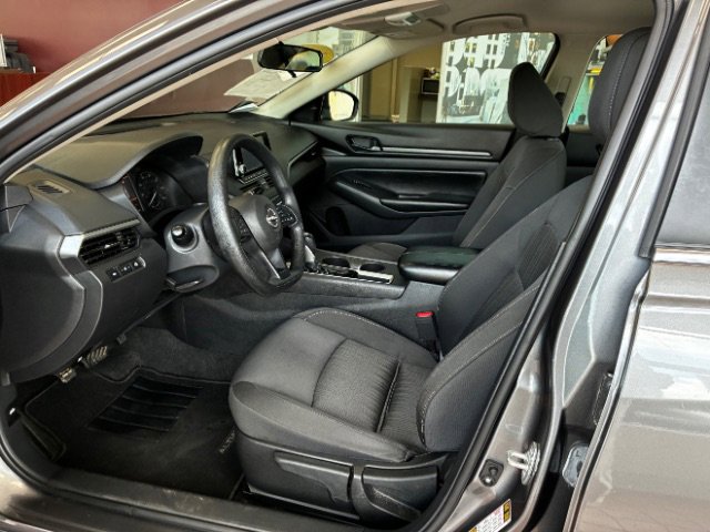 Used 2024 Nissan Altima 2.5 S FWD image 16