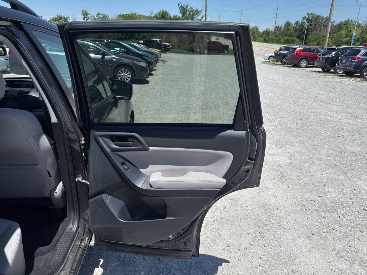 Used 2015 Subaru Forester 2.5i Premium AWD/4WD image 21