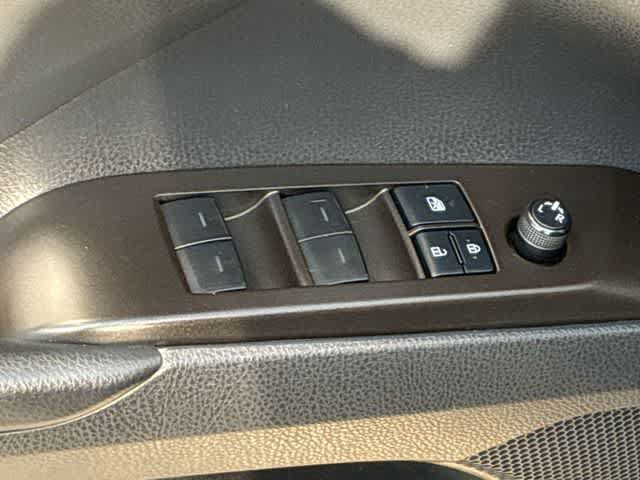 Used 2021 Toyota Camry SE w/ Convenience Package FWD image 30