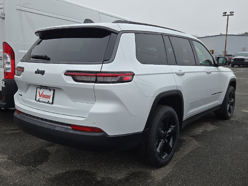 New 2026 Jeep Grand Cherokee L Limited w/ Limited Altitude Package AWD/4WD image 4