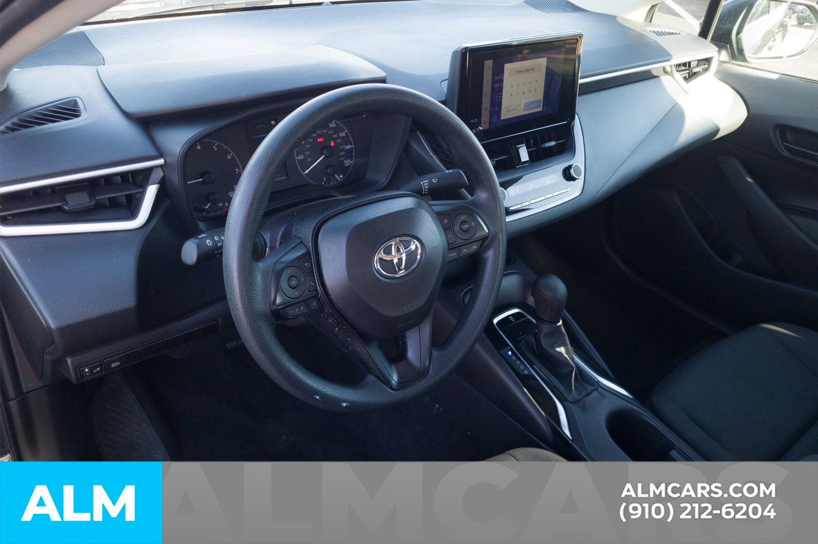 Used 2025 Toyota Corolla LE image 14