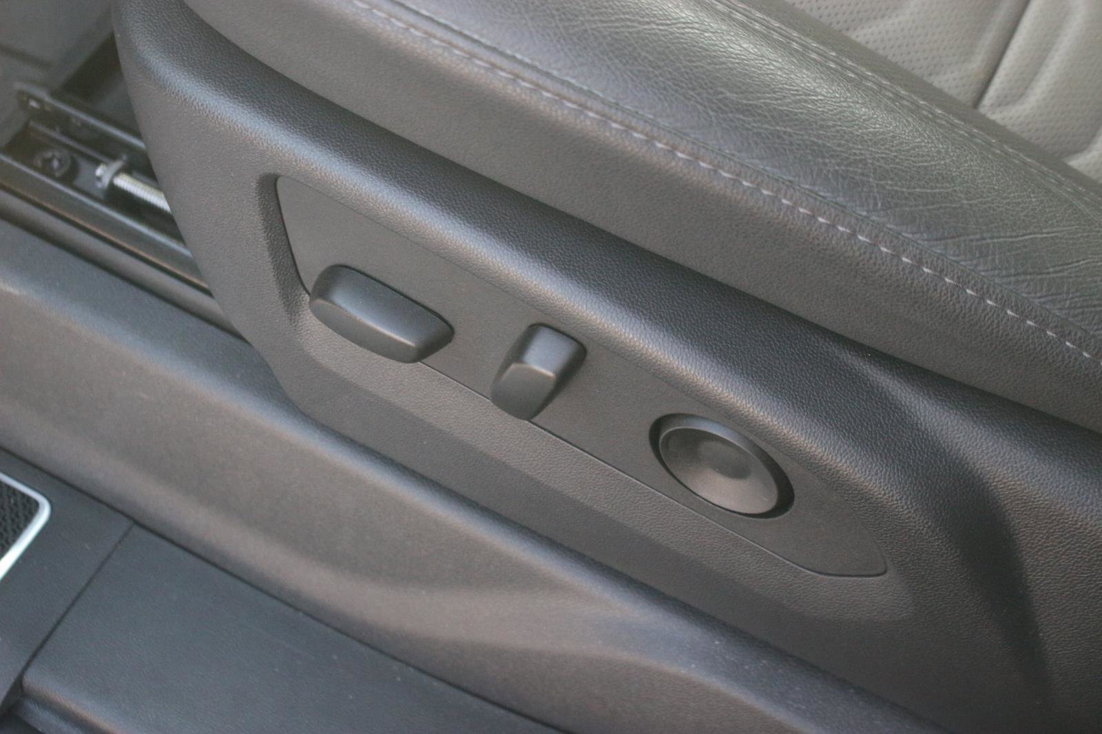 Used 2025 Chevrolet Silverado 1500 ZR2 w/ Technology Package image 19