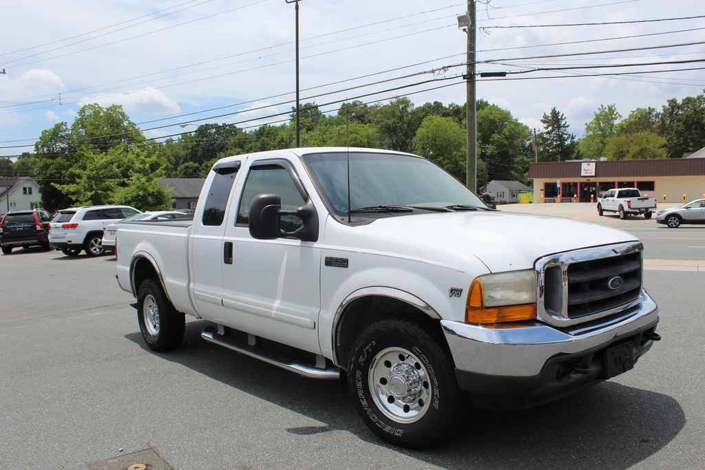 Used 2001 Ford F250 Lariat RWD image 3