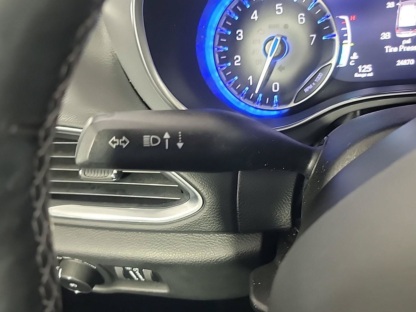 Used 2019 Chrysler Pacifica Touring-L Plus w/ Advanced Safetytec Group FWD image 33