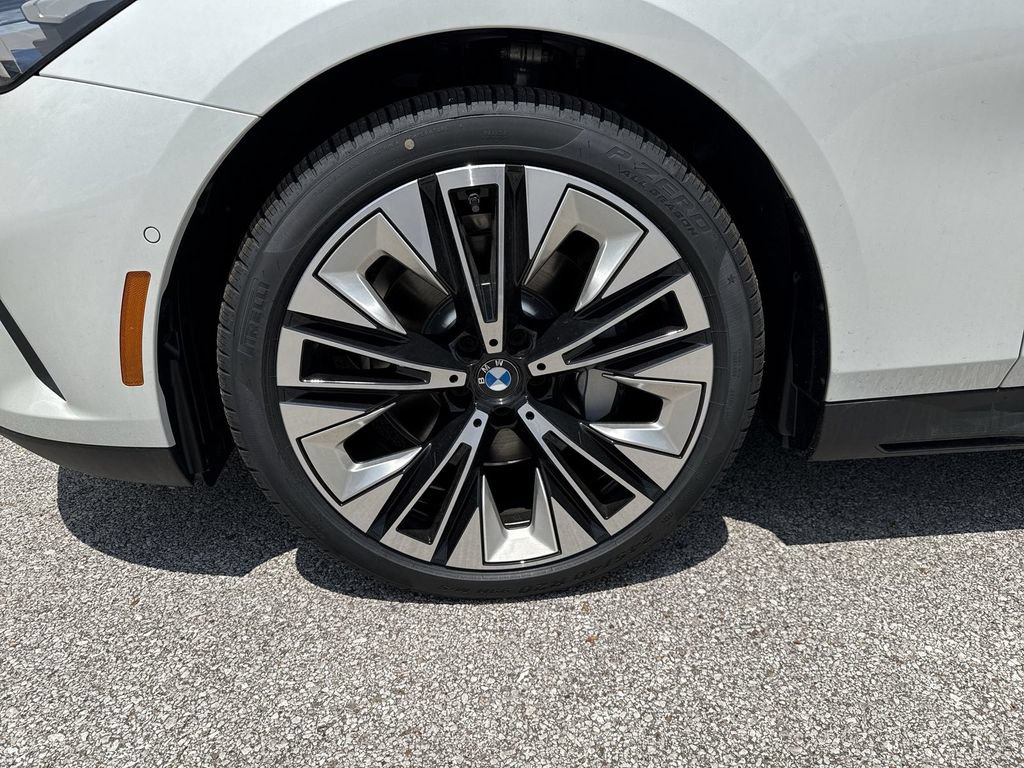 Used 2026 BMW 530i xDrive w/ Premium Package AWD/4WD image 14