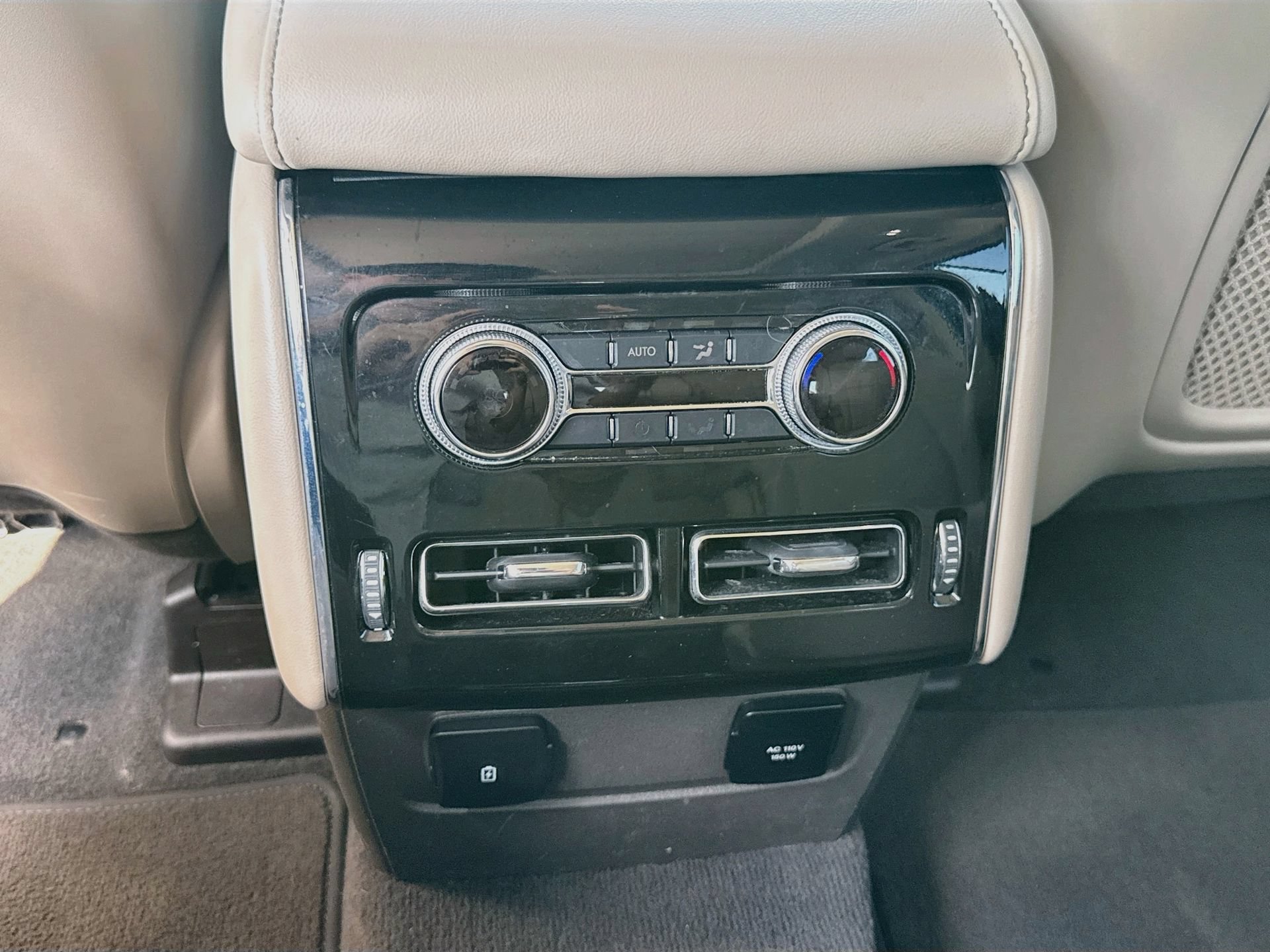 Used 2023 Lincoln Aviator 2WD w/ Premium Package image 21
