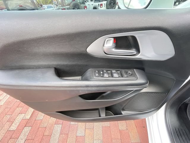 Used 2018 Chrysler Pacifica Touring Plus w/ S Appearance Package FWD image 10