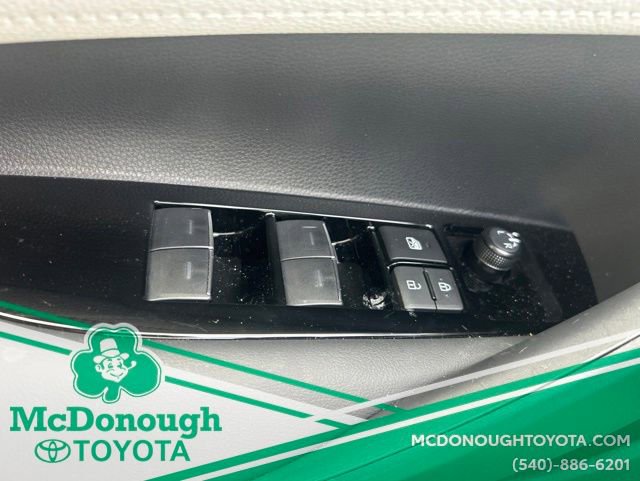 Certified 2025 Toyota Corolla SE FWD image 14